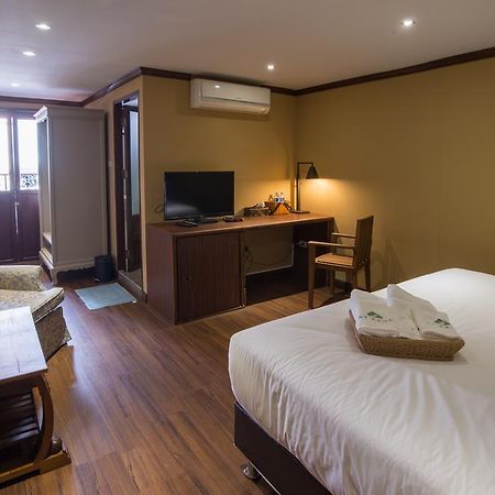 At Ease Bijou Otel Chiang Mai Dış mekan fotoğraf