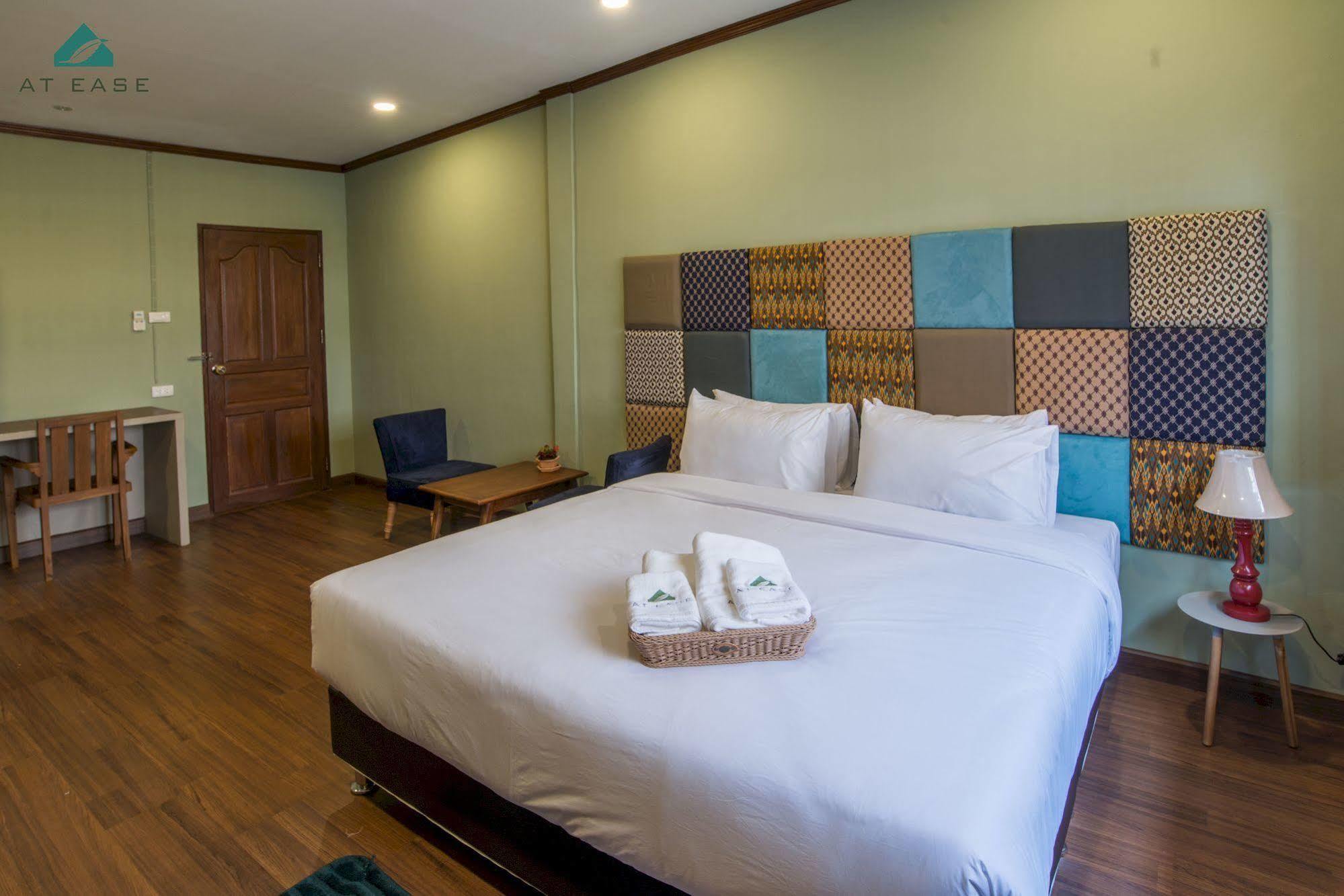 At Ease Bijou Otel Chiang Mai Dış mekan fotoğraf